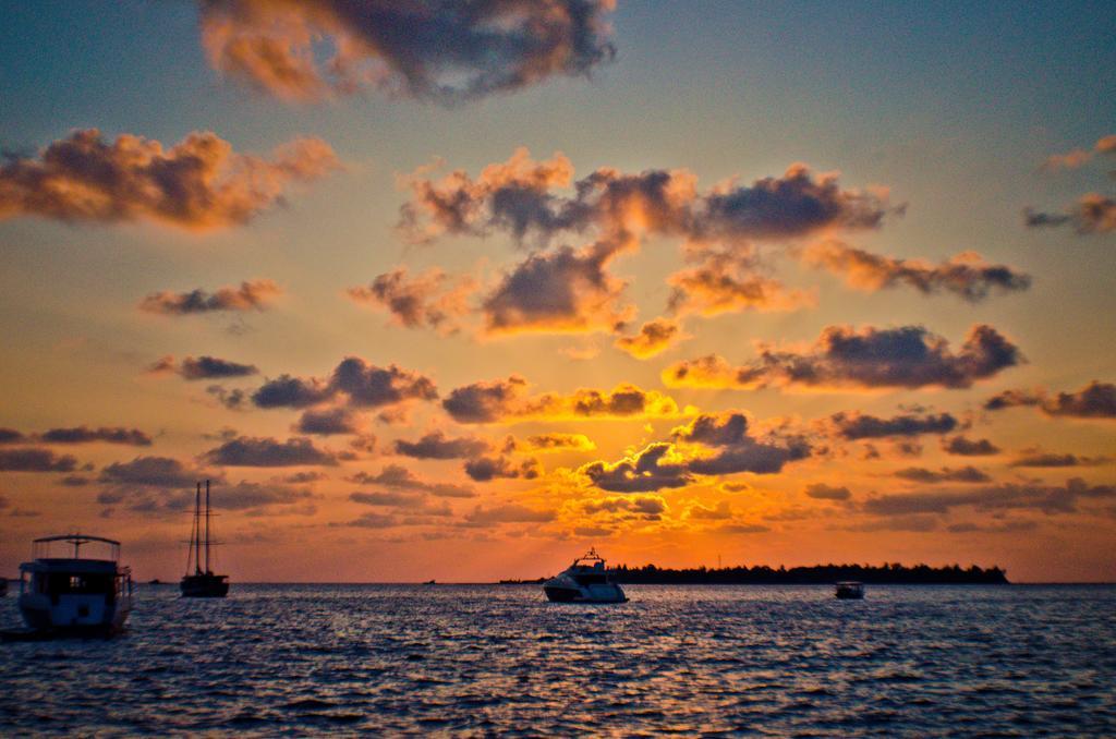Beach Palace Hulhumale Esterno foto