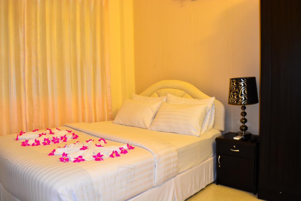 Beach Palace Hulhumale Esterno foto