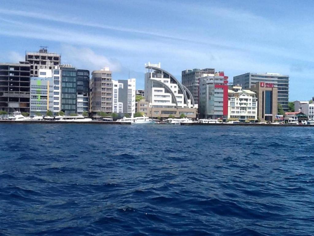 Beach Palace Hulhumale Esterno foto